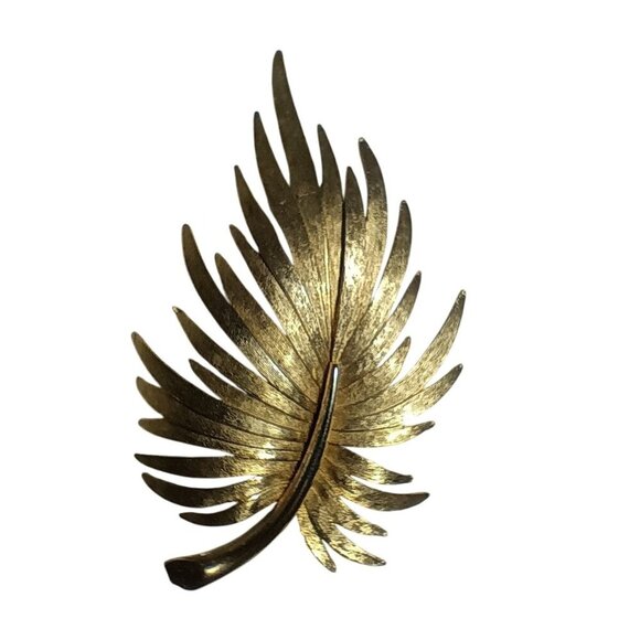Vintage Gold-Toned Leaf Brooch Pin - Picture 1 of 6